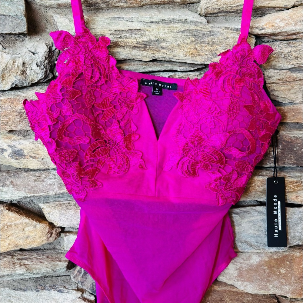 Haute Monde NWT Fucshia Lace Bodysuit